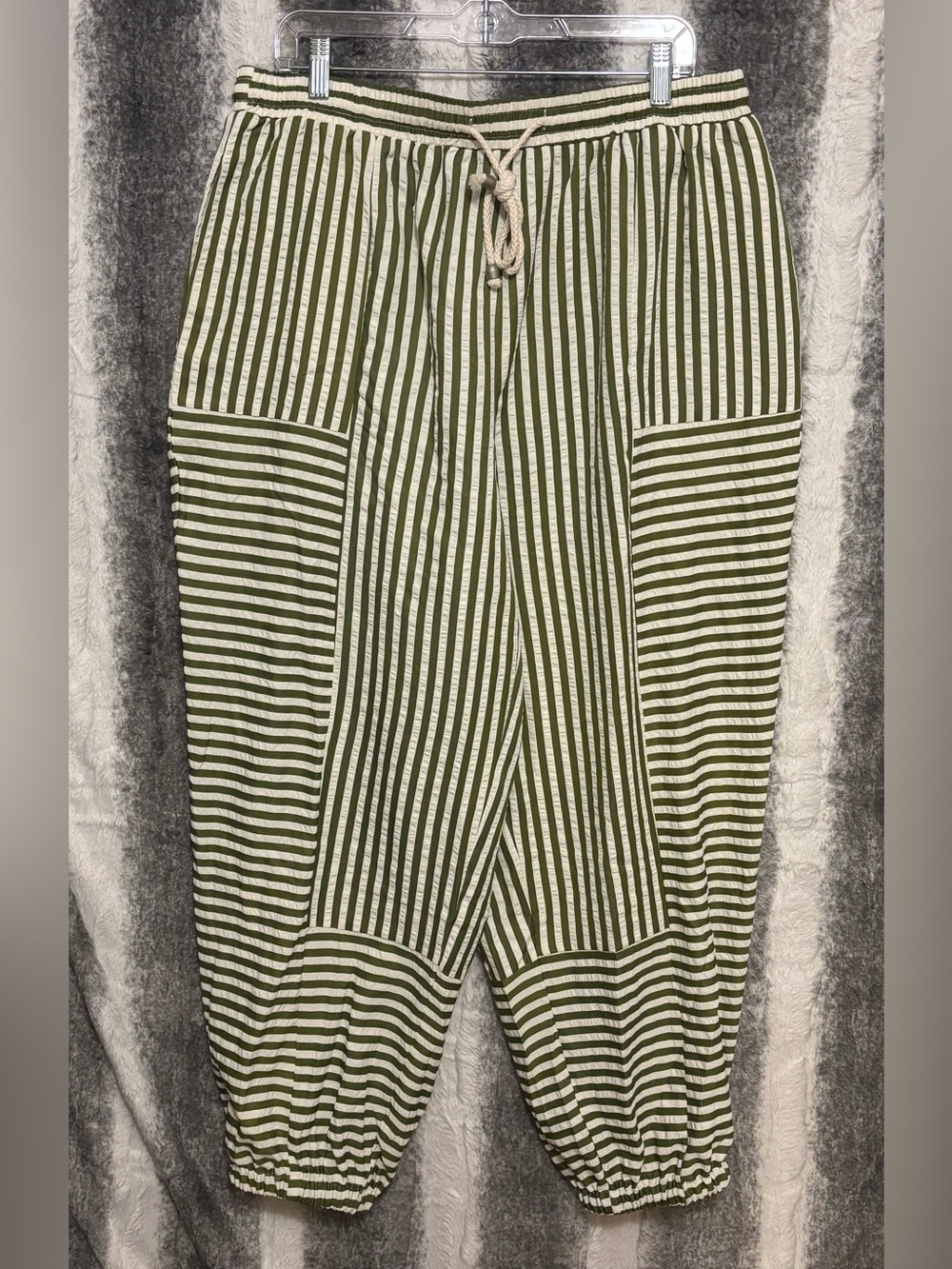 BloomChic Striped Olive Green Drawstring Jogger Pants size 1X(14-16) - Picture 12 of 16